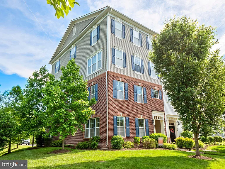 304 Orchard Ridge Dr — Photo 1
