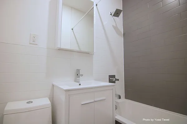 Rented by Uptown Flats LLC | media 8