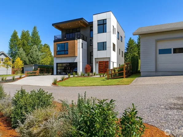 711 Poplar Drive, Bellingham, WA 98226