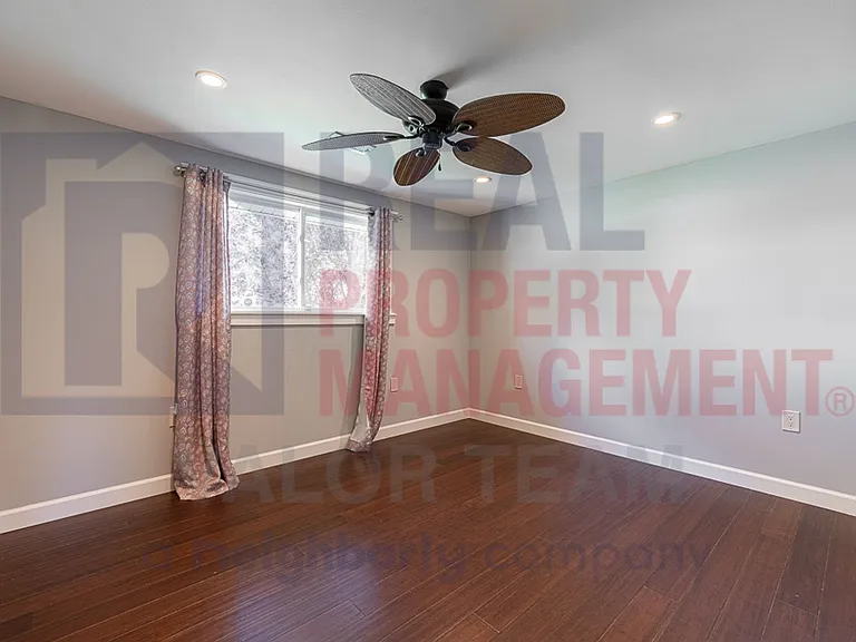 1725 Crock Dr — Photo 11