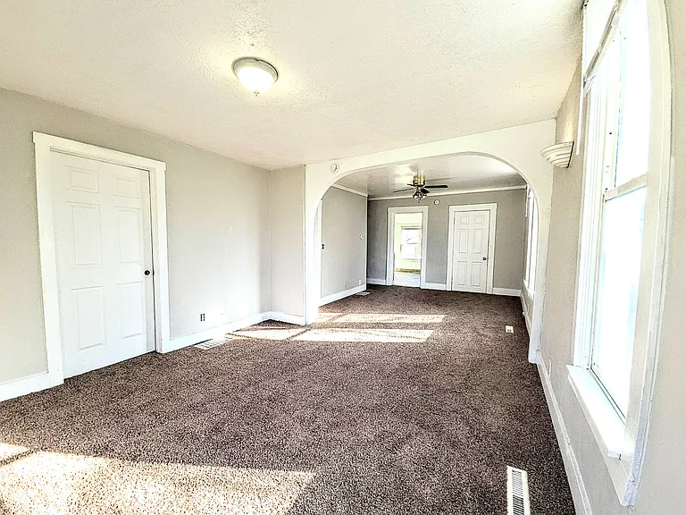 507 W Mansfield Ave — Photo 5