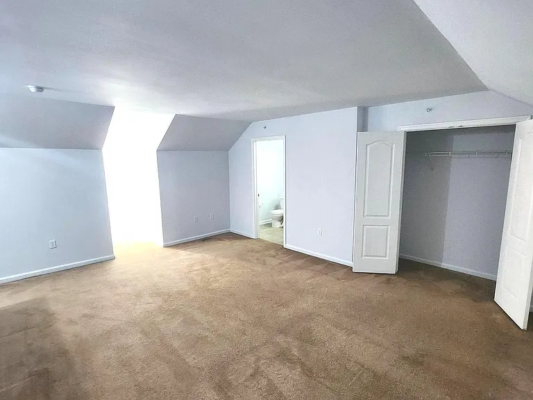 302 Hidden Dr — Photo 24