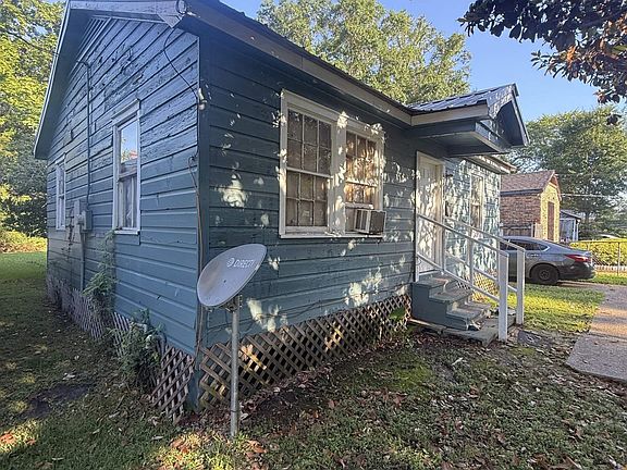 4th image of 2913 Addison St