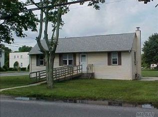 760 Greenlawn Ave, Islip Terrace, NY 11752