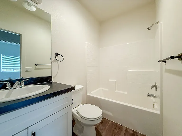 6944 Woodward Ave — Photo 7
