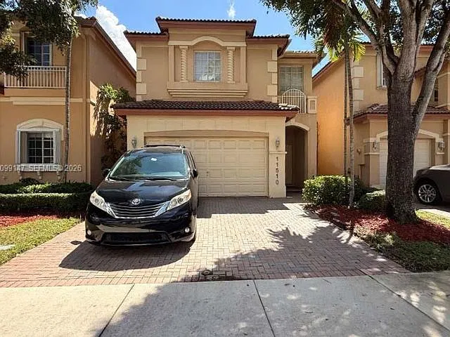 4 bed, 2.5 bath, $4,500 — Photo 1