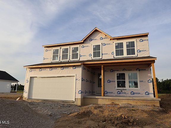 3rd image of 925 Creekside Ln