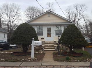 15 Allen Pl, Morris Plains, NJ 07950