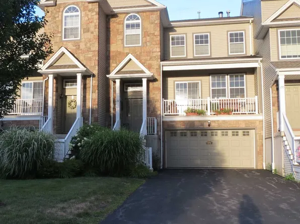 172 N River Dr, Beacon, NY 12508