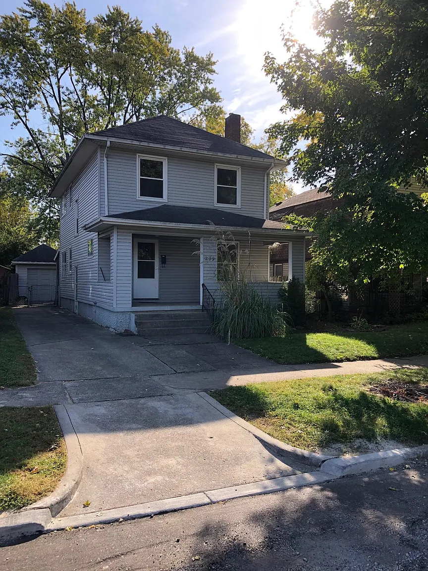 209 McKinley St photo 1