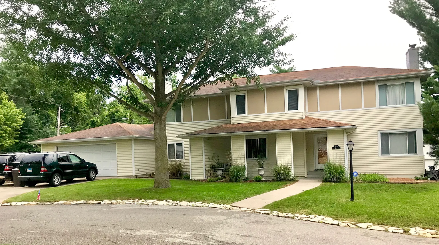 150 E Court Manor Pl photo 1