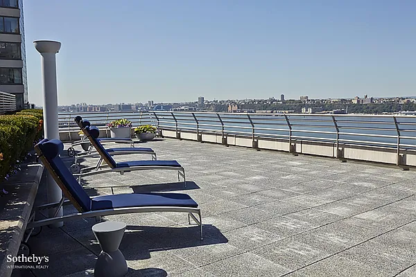 Sold by Sotheby's International Realty | media 19