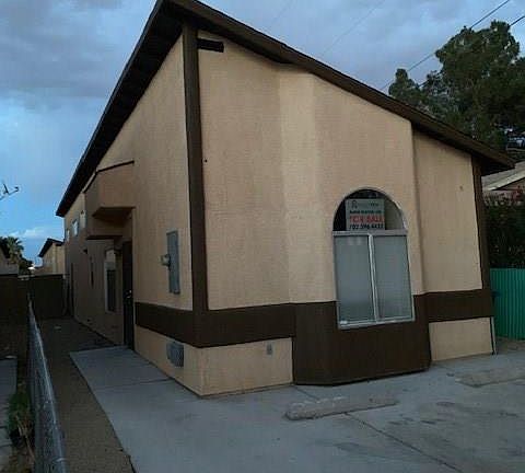 2nd image of 423 S Tonopah Dr
