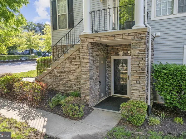 2703 Oak Leaf Ct, Odenton, MD 21113