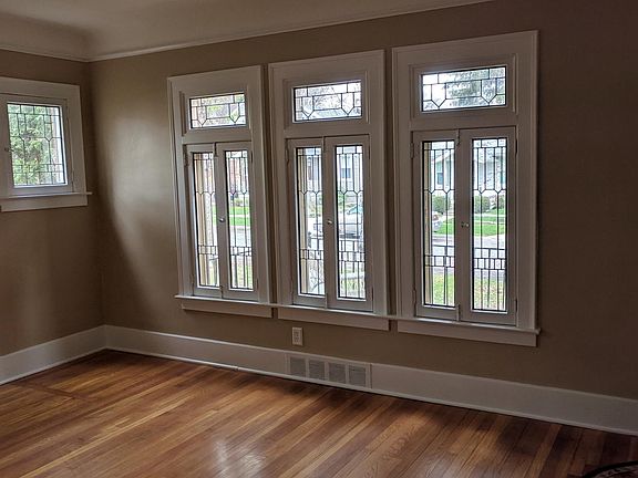Living room with leaded glass windows