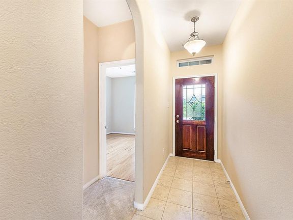 4th image of 5719 Langham Dawn Ln