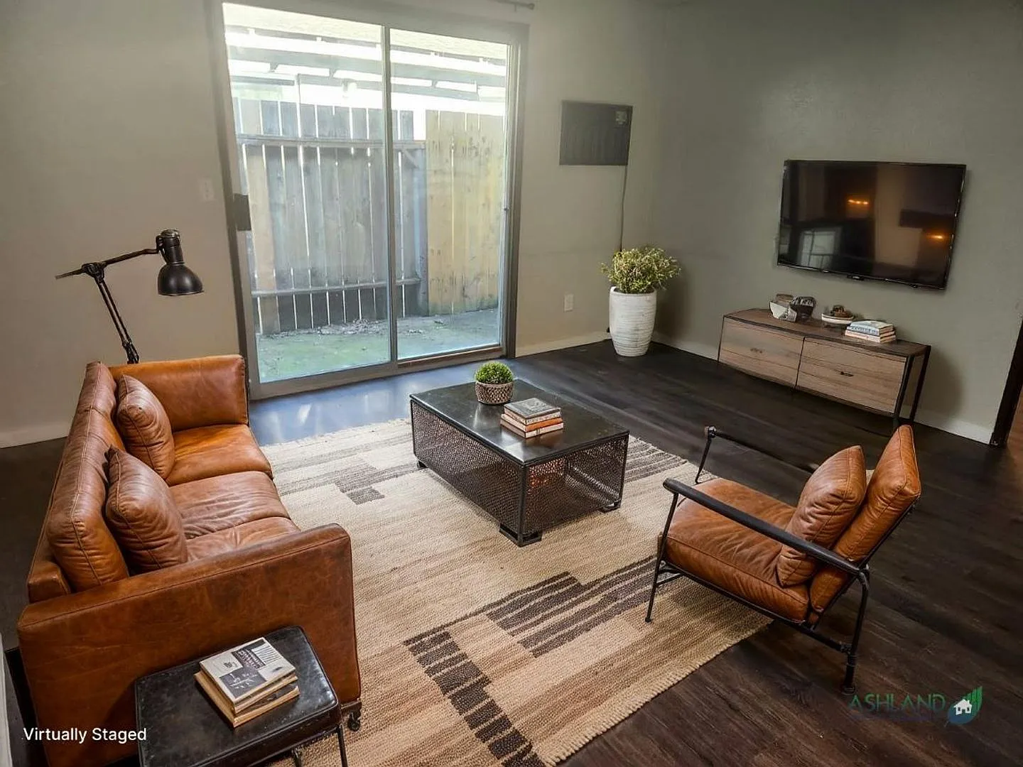 One Bedroom Apartment in Central Medford | Available Now — Photo 3