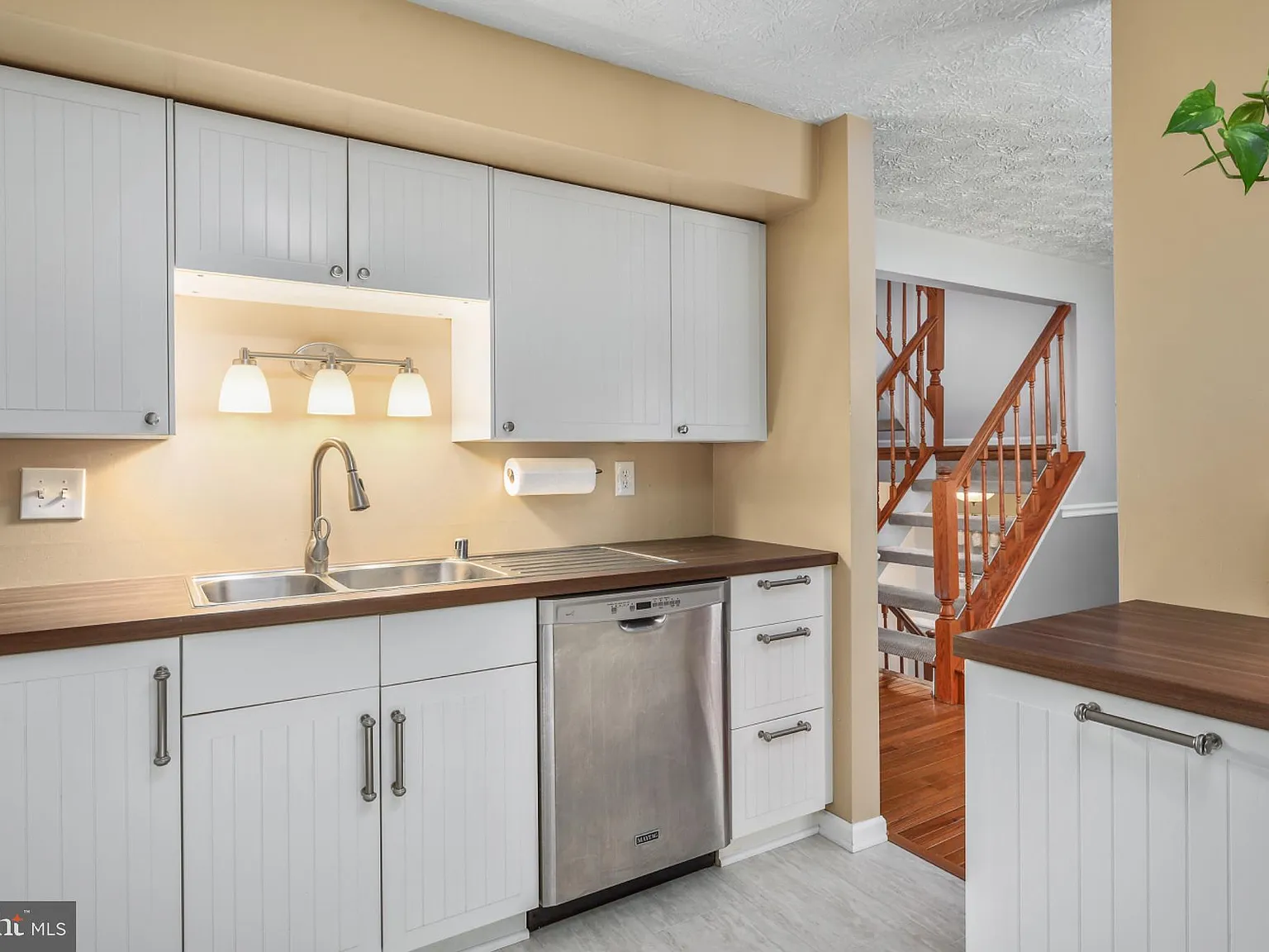 3 bed, 2.5 bath, 1562 sqft, $2,800 — Photo 3