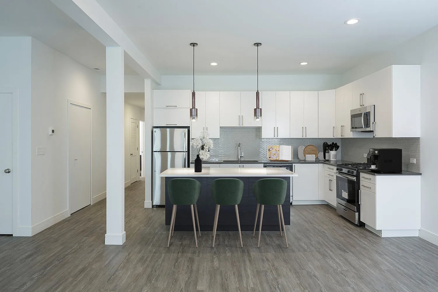 5487-5491 S. Hyde Park Boulevard — Photo 1