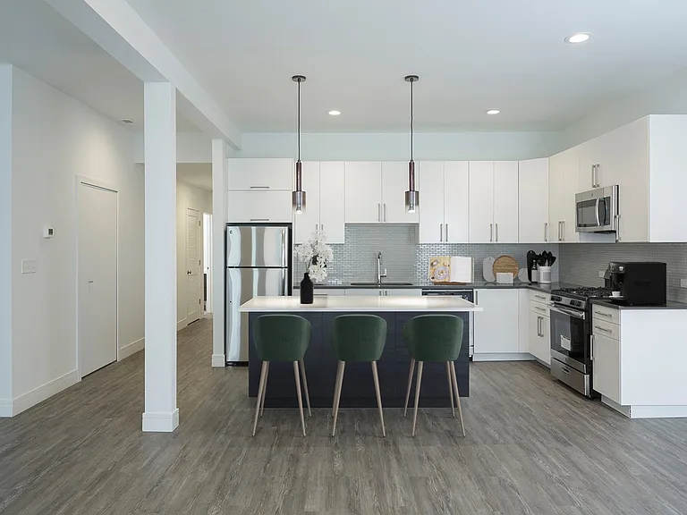 5487-5491 S. Hyde Park Boulevard — Photo 1