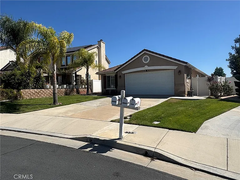 33531 Maplewood Ct — Photo 2