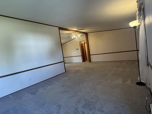 3rd image of 1021 Rice St