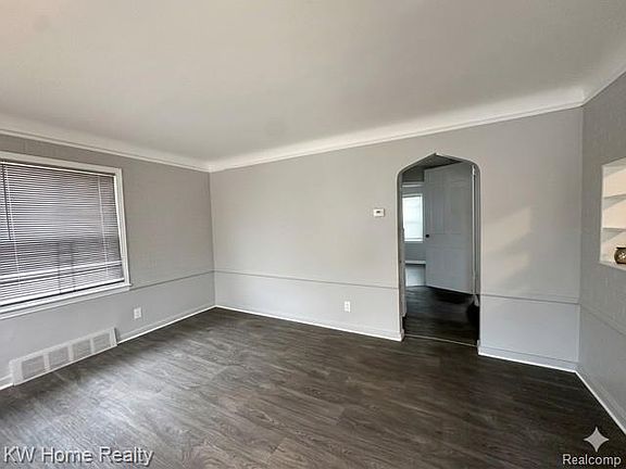 4th image of 4607 Cadieux Rd