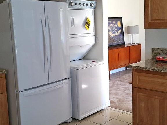 5th image of 937 W Colorado Blvd APT D