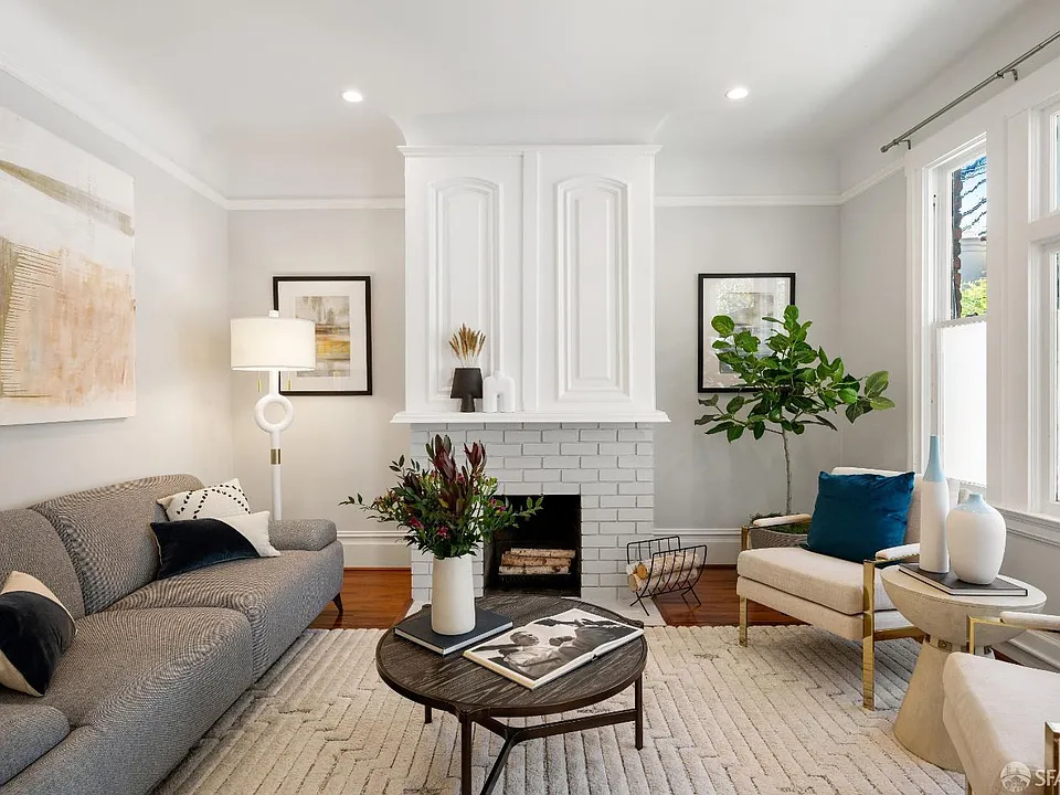 61 Douglass St