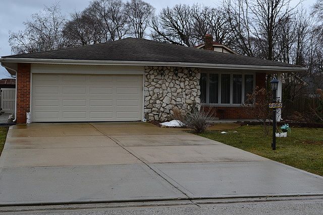 1st image of 6205 Carol Ln