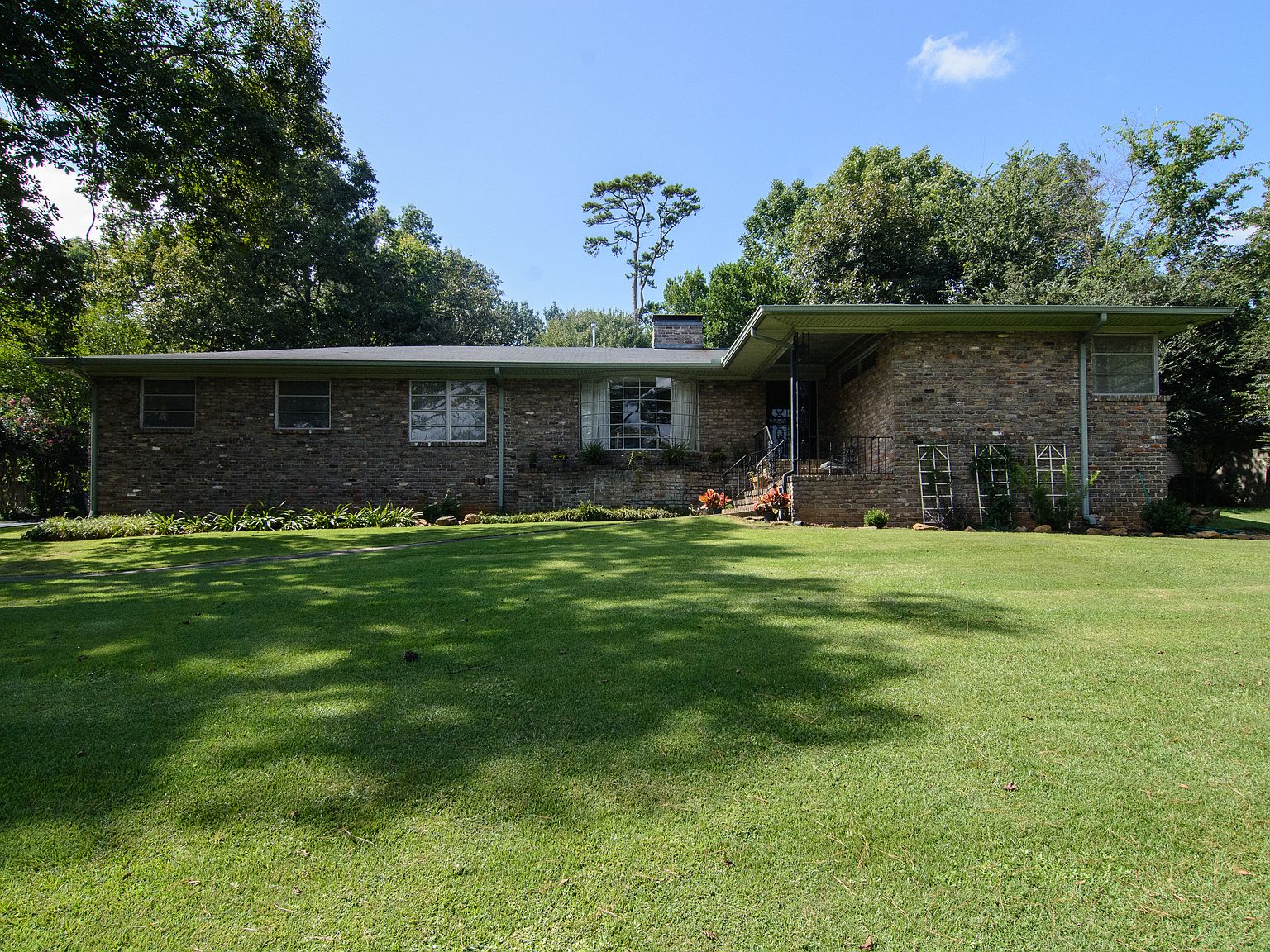 3744 Locksley Dr, Mountain Brook, AL 35223 | Zillow
