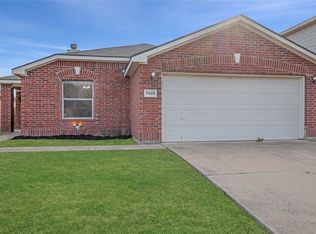 7928 Meadow Spring Ln, Fort Worth, TX 76120
