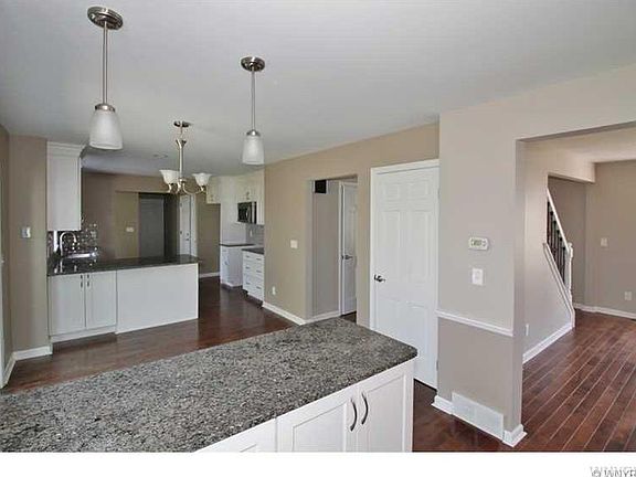 3rd image of 108 Britannia Dr