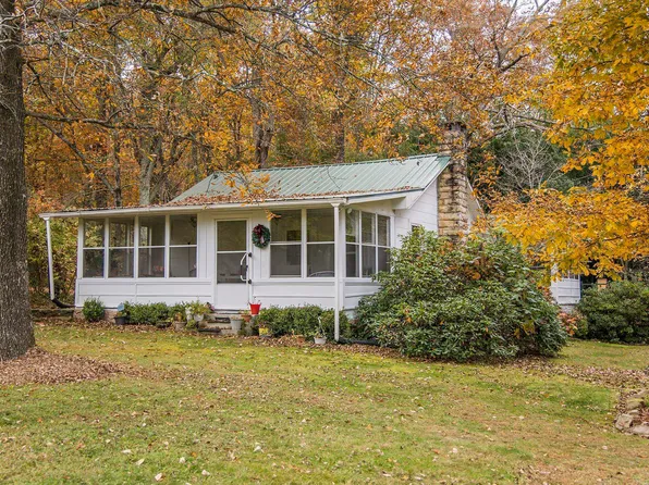 84 Mimosa St, Summerville, GA 30731