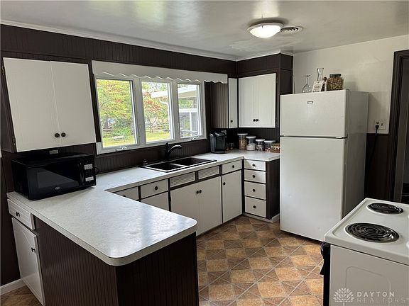 5th image of 11 Norris Dr