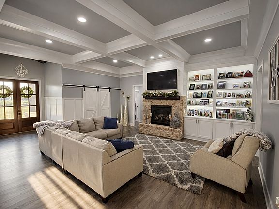 2nd image of 361 Parragon Rd