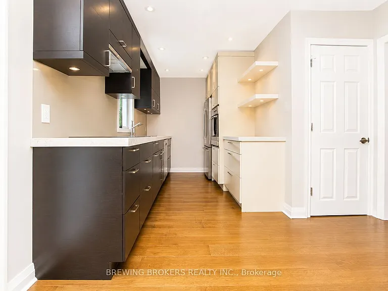 1299 Stavebank Rd — Photo 3