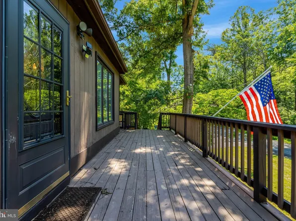 8844 McGrath Rd, Manassas, VA 20112