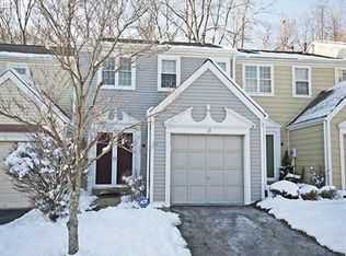 13 New London Ln, Oakmont, PA 15139