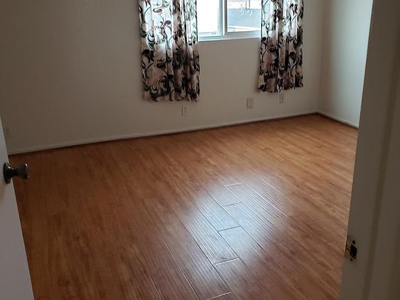 3rd image of 1549 W 227th St #4