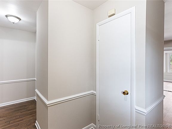 4th image of 1429 Paisley Ave