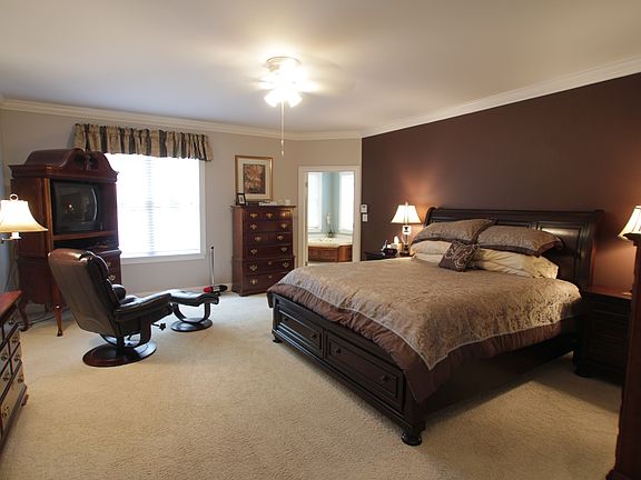 4th image of 2912 Amesbury Drive Windsor Pl