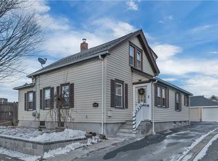 215 Kenyon Ave, Pawtucket, RI 02861