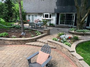 4 Shagbark Rd, Rolling Meadows, IL 60008