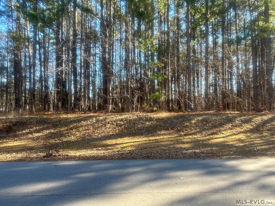 2nd image of 220 Parkway Dr