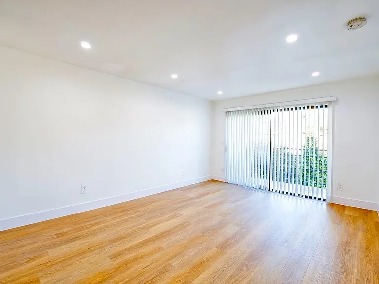 1BRBA - Living Room