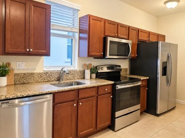9532 SW 169th Pl, Miami, FL 33196