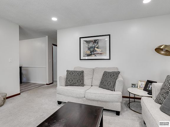 4th image of 2601 S 52nd St