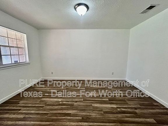4th image of 3809 Falcon Dr