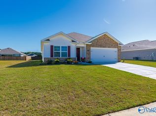 215 Chubbs Ln, Owens Cross Roads, AL 35763